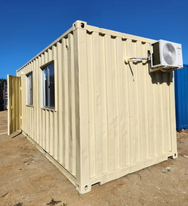 Bureau des conteneurs maritimes 24m² (Réf : 10882 )