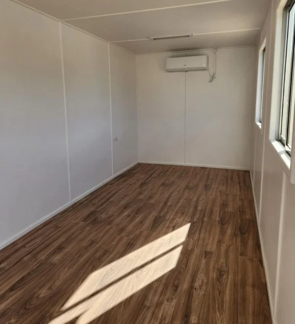 Bureau des conteneurs maritimes 24m² (Réf : 10882 )