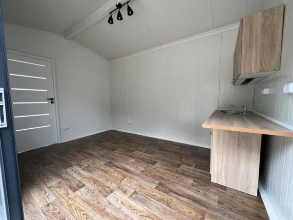 Unité résidentielle / Unité de bureaux de 24 m2 (Réf : 42290)