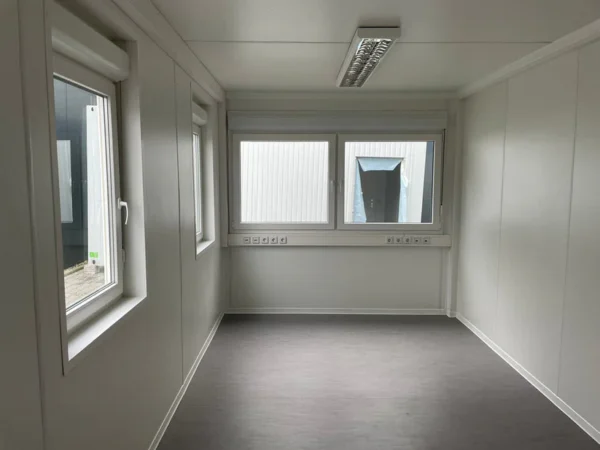 Conteneur de bureau de 6,75 × 2,42 M (Réf : 2350)