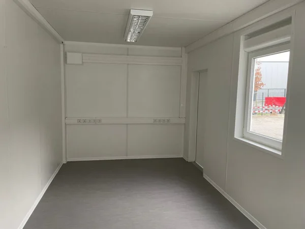 Conteneur de bureau de 6,75 × 2,42 M (Réf : 2350)