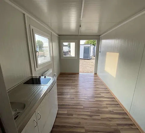 Conteneur de bureau 6,00 X 2,40 avec WC, douche et cuisine (Réf : 2390)