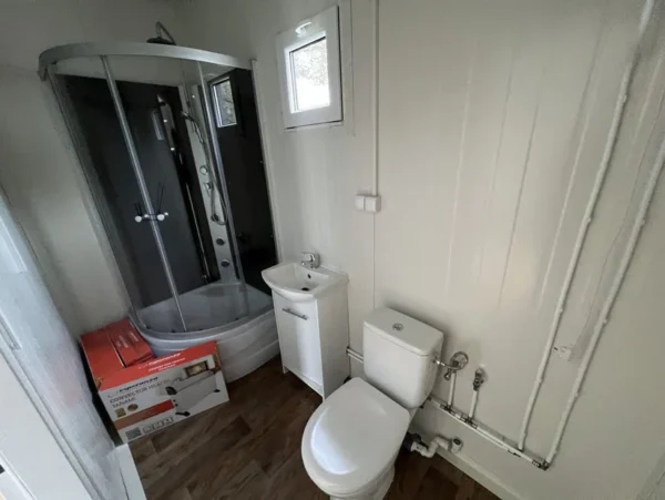 Unité résidentielle / Unité de bureaux de 24 m2 (Réf : 42290)